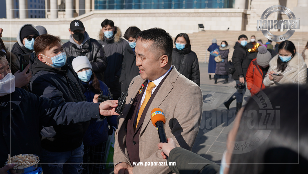 Photo paparazzi ••• 39 настай хамгийн залуу гавъяат дасгалжуулагч С.ТУЛГА