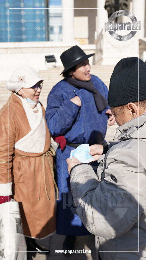 Photo paparazzi ••• Ларьдмад хартай нөхрийн дүрийг бүтээж олны дургүйцлийг хүргээд авсан жүжигчин