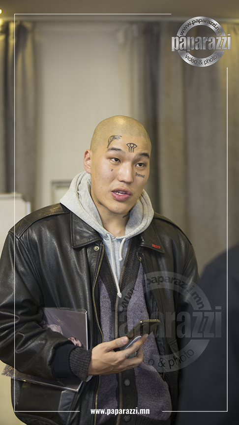 Photo paparazzi ••• 168 нүүрэндээ шивээс хийлгэсэндээ харамсдаг гэж ярьжээ