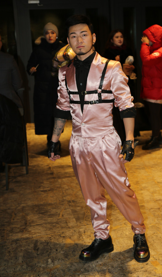 ​Photo paparazzi •••  Сүүлийн үед загварын ертөнцөд онцгойрч,олны танил алдартнуудыг хуйлруулаж байгаа эрхэм