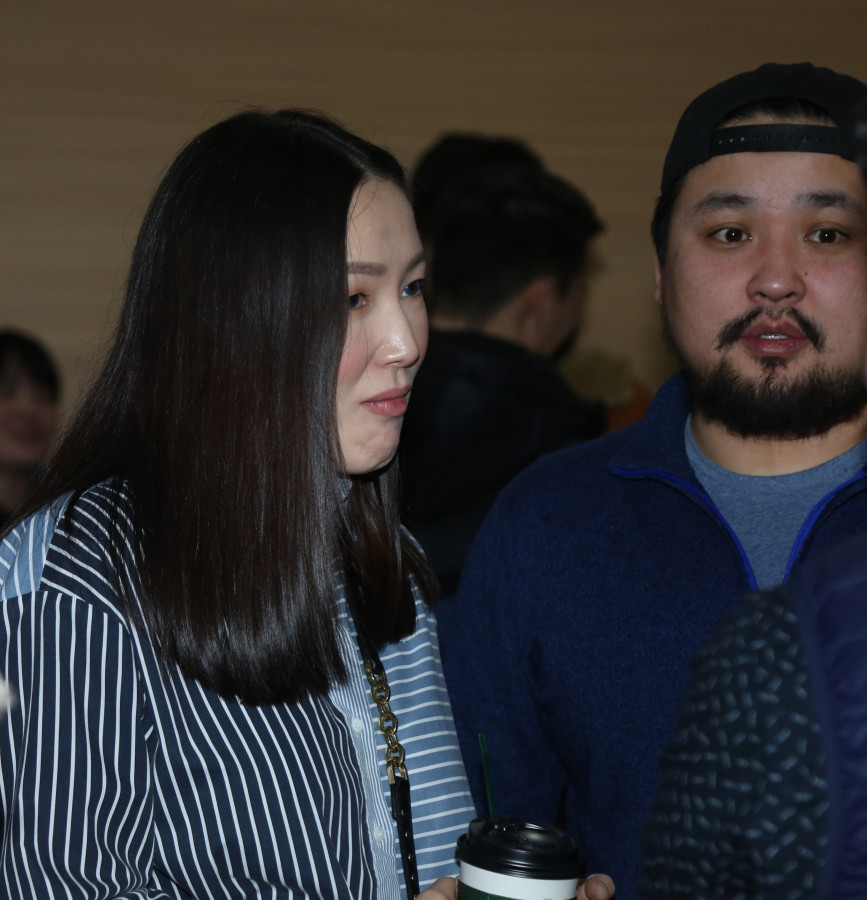 Photo paparazzi ••• “Фантастик” продакшны жүжигчин Э.Алдарыг аав болгож баярлуулсан эмэгтэйг...