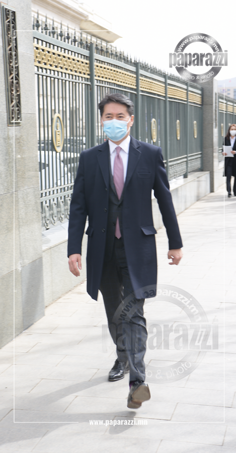 Photo paparazzi •••  Б.Ринченгийн удам “Шарк” Г.Амартүвшин хоёр эхнэртэй юу...