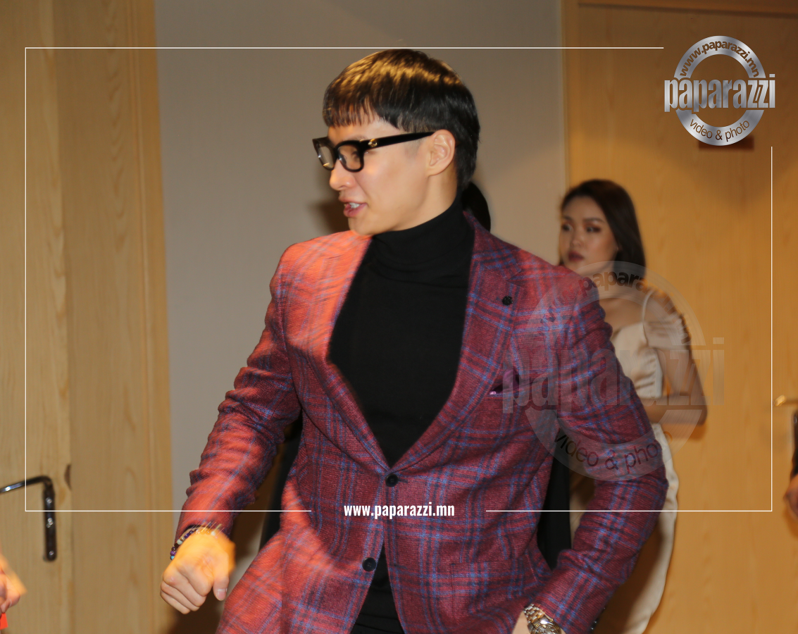 Photo paparazzi ••• Б.Баттөр буюу Ангууч Ододтой Бүжиглэе