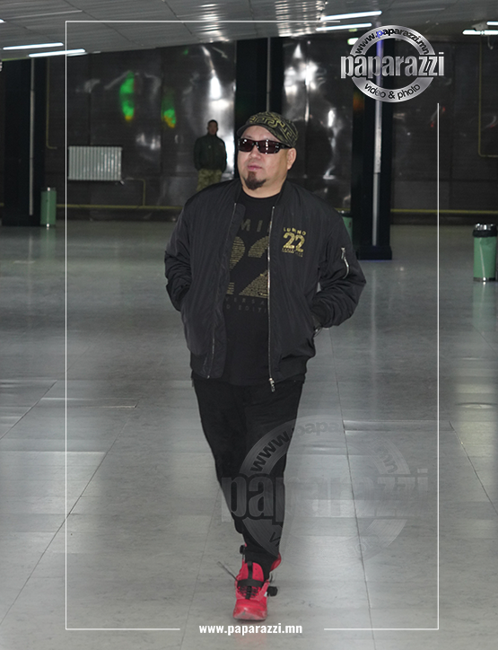 Photo Paparazzi •••“Намайг дагаад цэнгэ” дууны эзэн  Lumino хамтлагийн дуучин MC