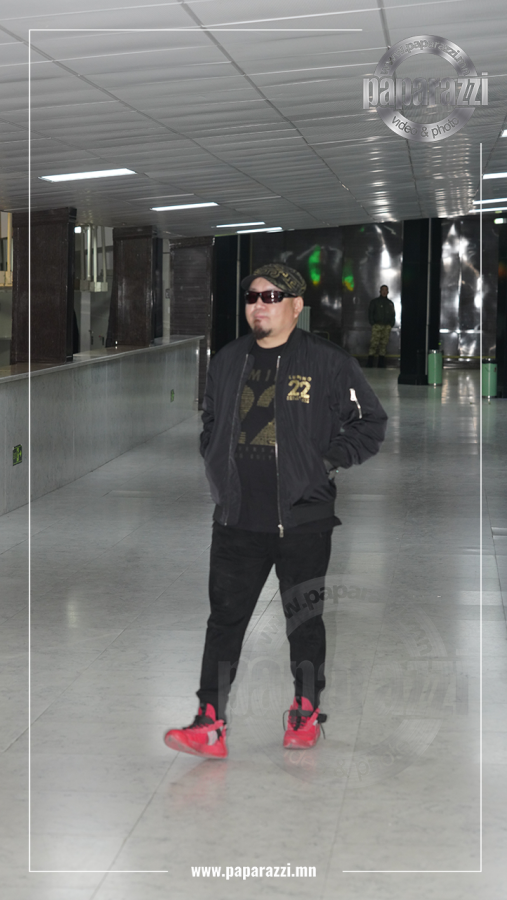 Photo Paparazzi •••“Намайг дагаад цэнгэ” дууны эзэн  Lumino хамтлагийн дуучин MC