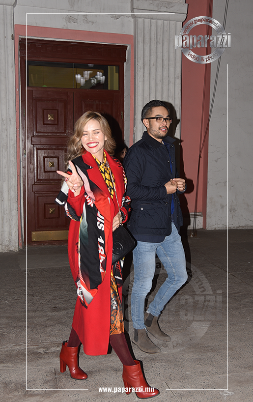 Photo paparazzi ••• Ука нөхрөөсөө эрч хүч авдаг