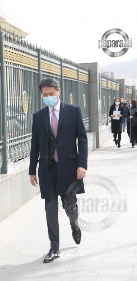 Photo paparazzi •••  Б.Ринченгийн удам “Шарк” Г.Амартүвшин хоёр эхнэртэй юу...