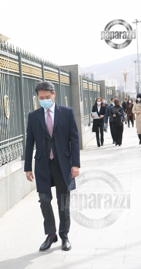 Photo paparazzi •••  Б.Ринченгийн удам “Шарк” Г.Амартүвшин хоёр эхнэртэй юу...