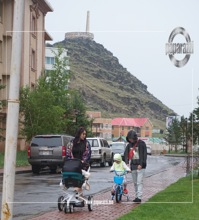 Photo paparazzi ••• Д.Одзаяа: Ганц би алдсанаас болж тэр бүх хүний ажил нурж болохгүй шүү дээ. Тиймээс л бид алдах эрхгүй ажилладаг даа