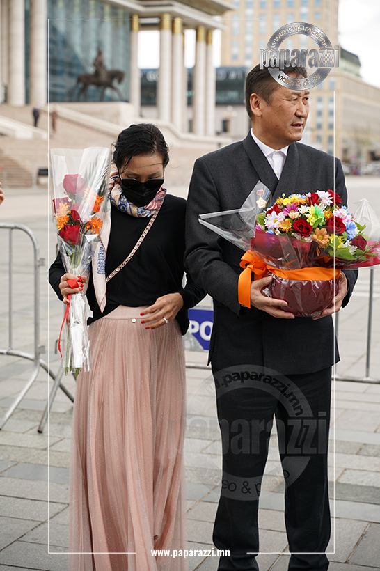 Photo paparazzi ••• Таван Богд Группийн Ерөнхийлөгч Ц.Баатарсайхан “Хөдөлмөрийн баатар” боллоо