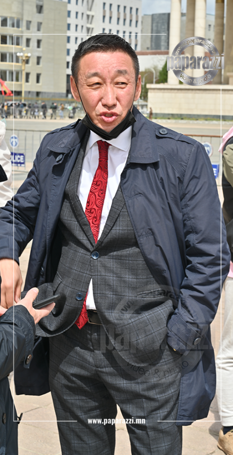 Photo paparazzi ••• Photo paparazzi ••• 72 настай МУГЖ болсон А.Цэгмэд гуайн хүү нэвтрүүлэгч Ч.Идэрчулуун