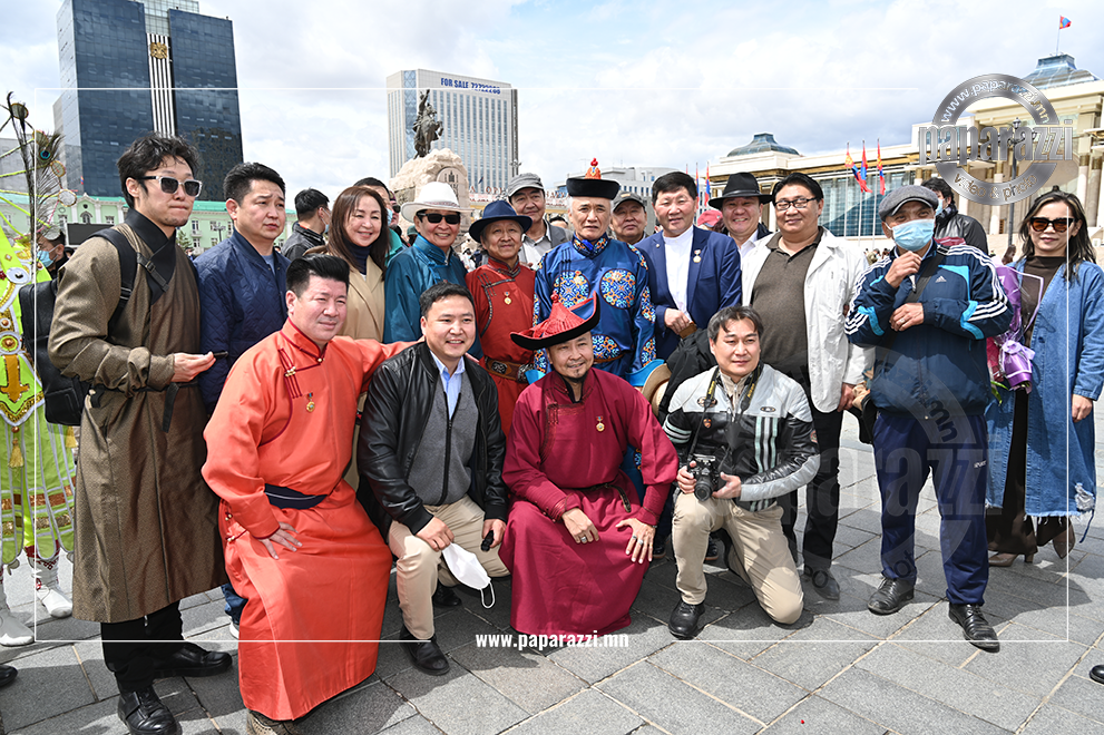 Photo paparazzi ••• МУ-ын Хөдөлмөрийн баатар С.Сүхбаатар өрсөлдөгчгүй бүжигчин