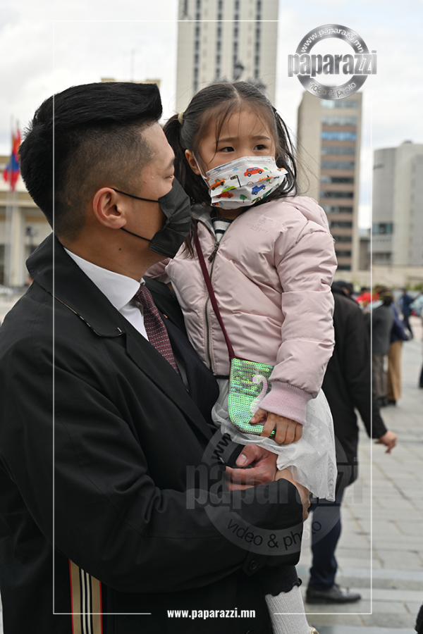 Photo paparazzi •••Д.Даваадорж охин Дагийнатайгаа манай папараццид өртлөө...