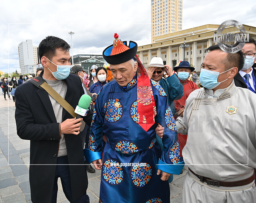 Photo paparazzi ••• МУ-ын Хөдөлмөрийн баатар С.Сүхбаатар өрсөлдөгчгүй бүжигчин