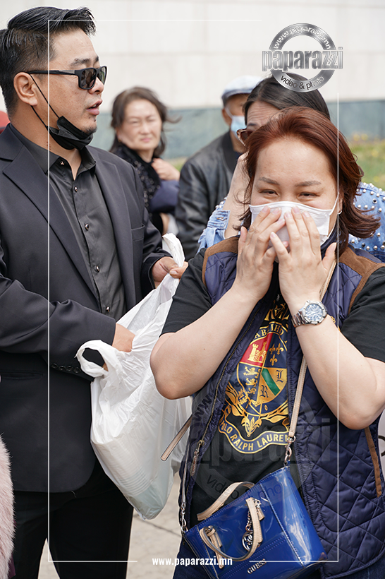 Photo paparazzi ••• 10 насаар залуужсан Навчаа