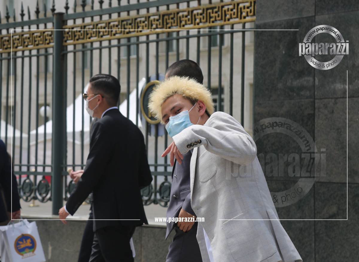 Photo paparazzi ••• Vandebo хамтлагийнхан Ерөнхийлөгчийн тангараг өргөх ёслолд уригдан оролцжээ