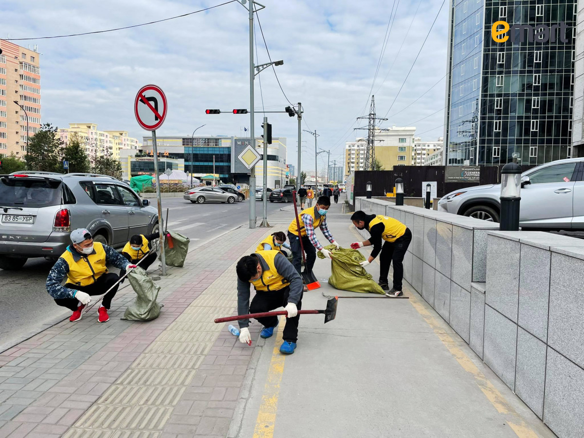 Имартынхан нийтийн эзэмшлийн гудамж талбайг цэвэрлэлээ