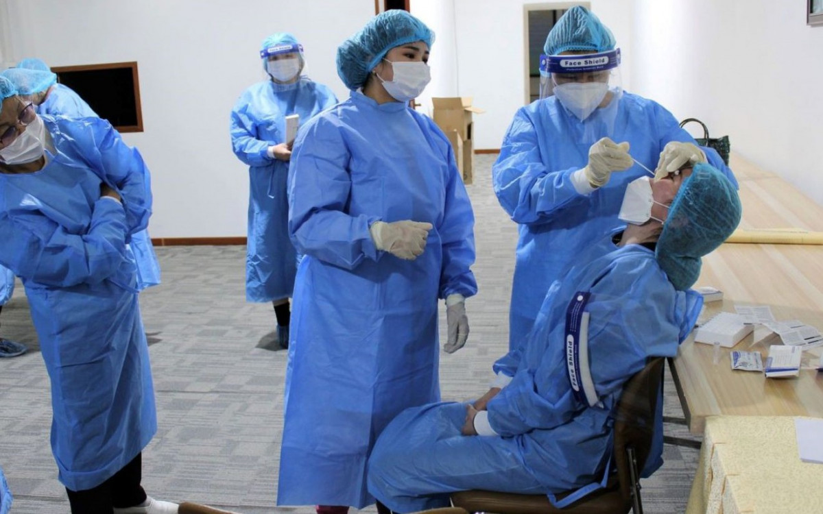 ​Сургууль, цэцэрлэгийн эмч нарт коронавирусийн шинжилгээ авах сургалт хийж байна