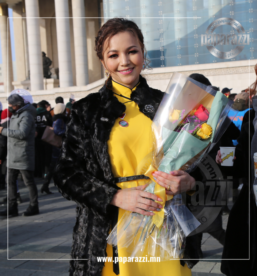 Photo Paparazzi ••• Улсын драмын эрдмийн театрын жүжигчин М.Тогтохжаргалыг 