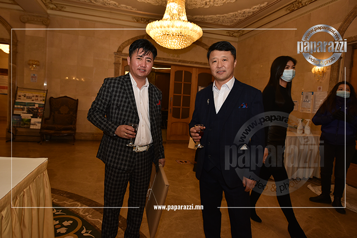 Photo Paparazzi ••• ​“Мөрөөдлийн театр” 10 жилийн ойгоо нижгэр тэмдэглэсэн байна