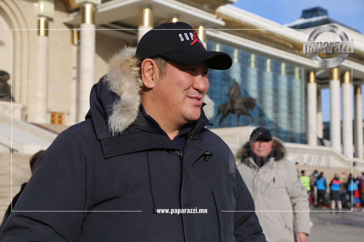 Photo Paparazzi •••Хойшид эмэгтэйчүүд, хөдөөнийхнийг битгий шоолж дооглож байгаарай