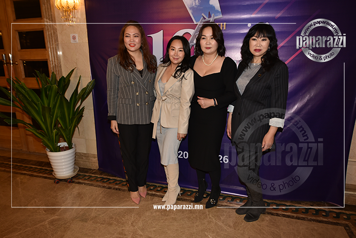 Photo Paparazzi ••• ​“Мөрөөдлийн театр” 10 жилийн ойгоо нижгэр тэмдэглэсэн байна