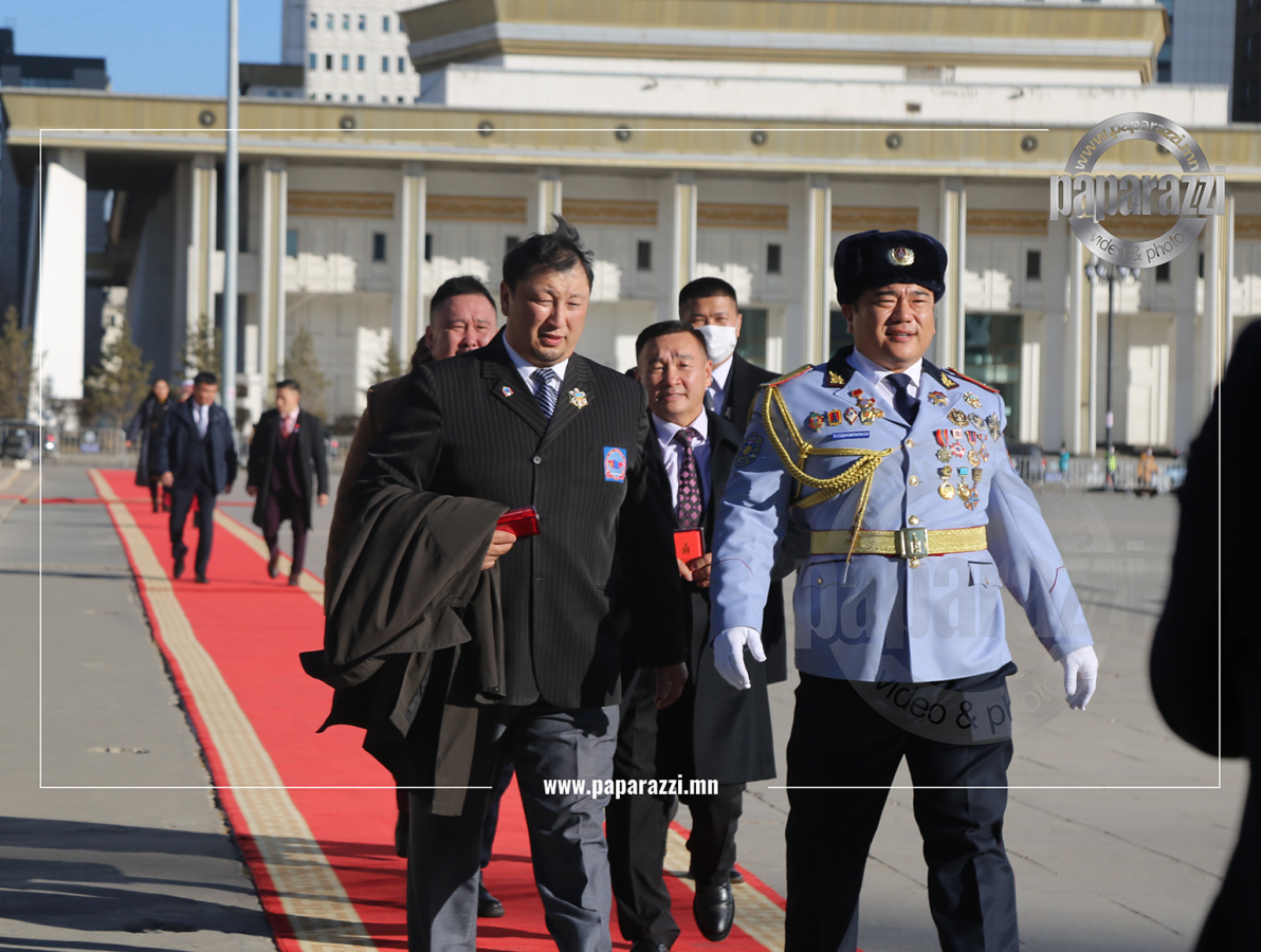 Photo paparazzi •••Шинэхэн Хөдөлмөрийн баатар Э.Содномпилжээ: Монгол Улсаа дэлхийд таниулахын улам сайн хичээж оролцоно