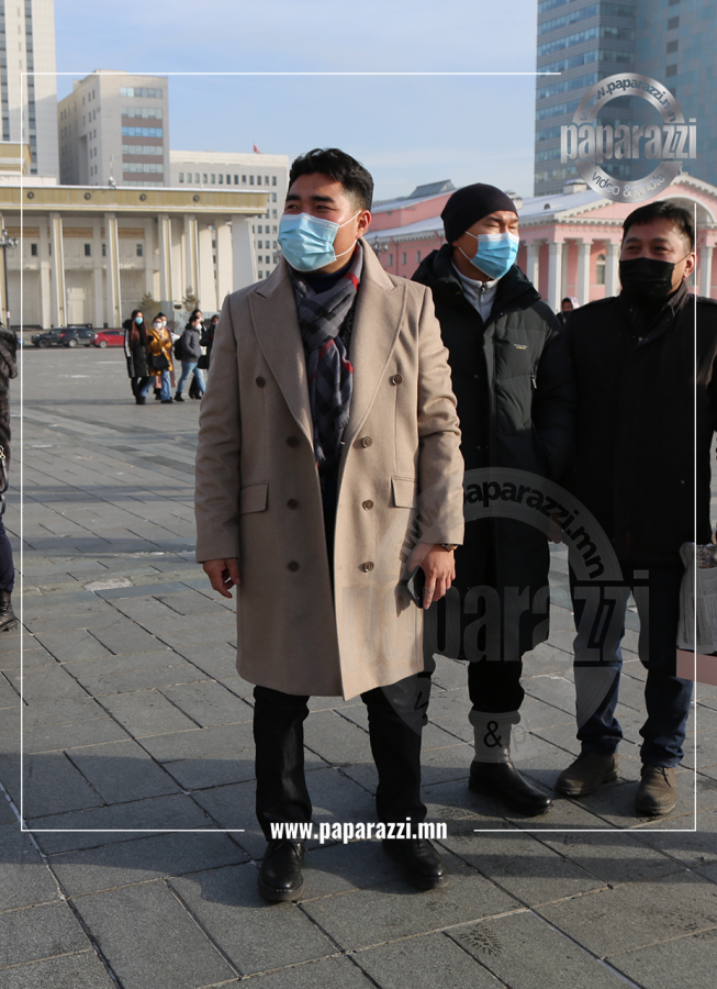 Photo Paparazzi ••• Г.Алтаншагай урилга тараагаад завгүй явна