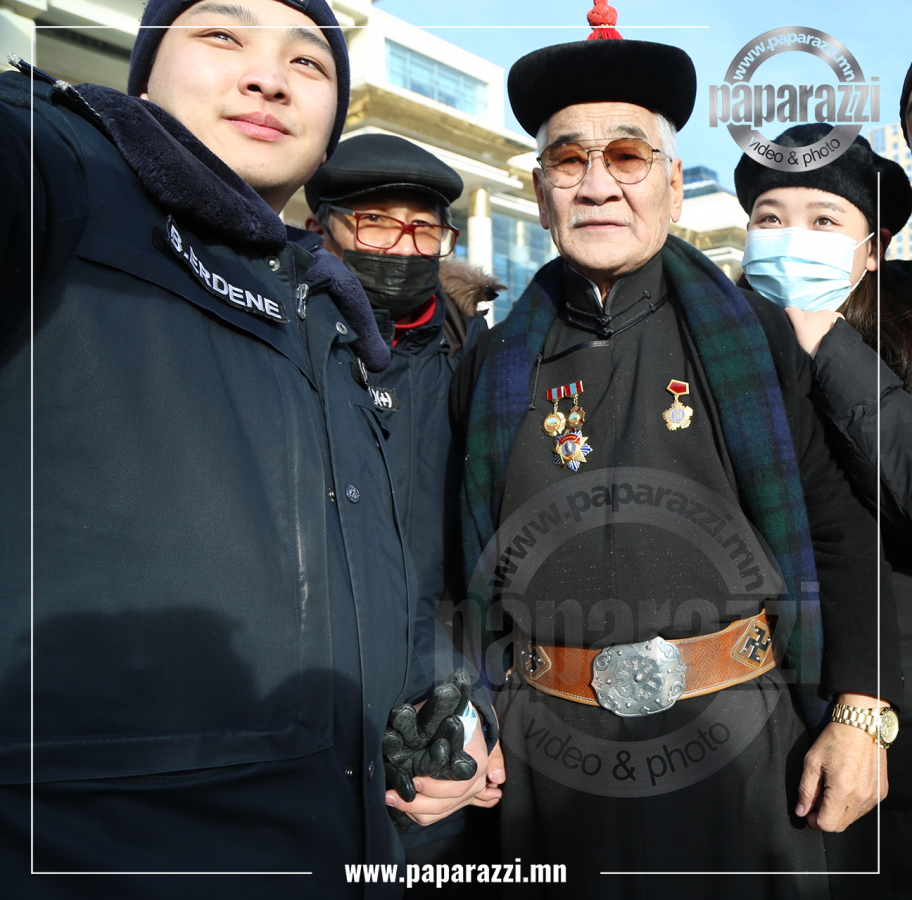 Photo Paparazzi ••• Хөдөлмөрийн баатар, Ардын жүжигчин П.Цэрэндагва 