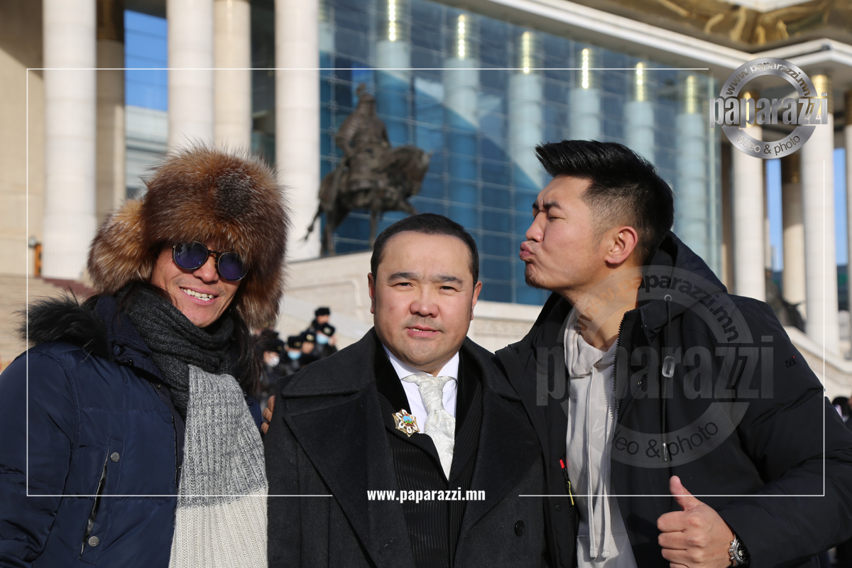 Photo Paparazzi •••“Нюанс” хамтлагийн дуучин​ М.Боргилчулуун хамтлагийнхаа 20 жилийн ойгоор 