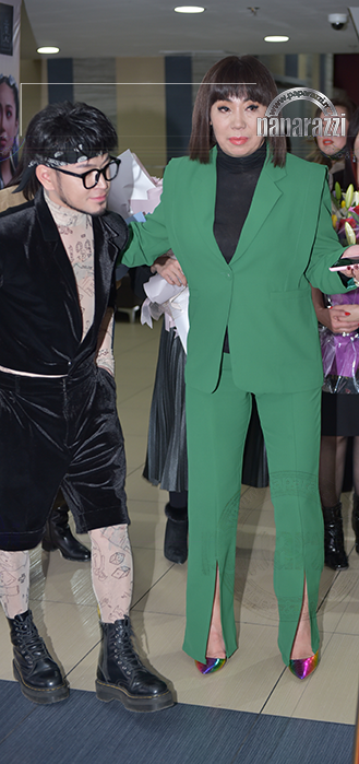 Photo Paparazzi ••• Найруулагч Ц.Хүсэлбаатар кинондоо гэр бүлийнхэнээ бүгдийг нь тоглуулжээ