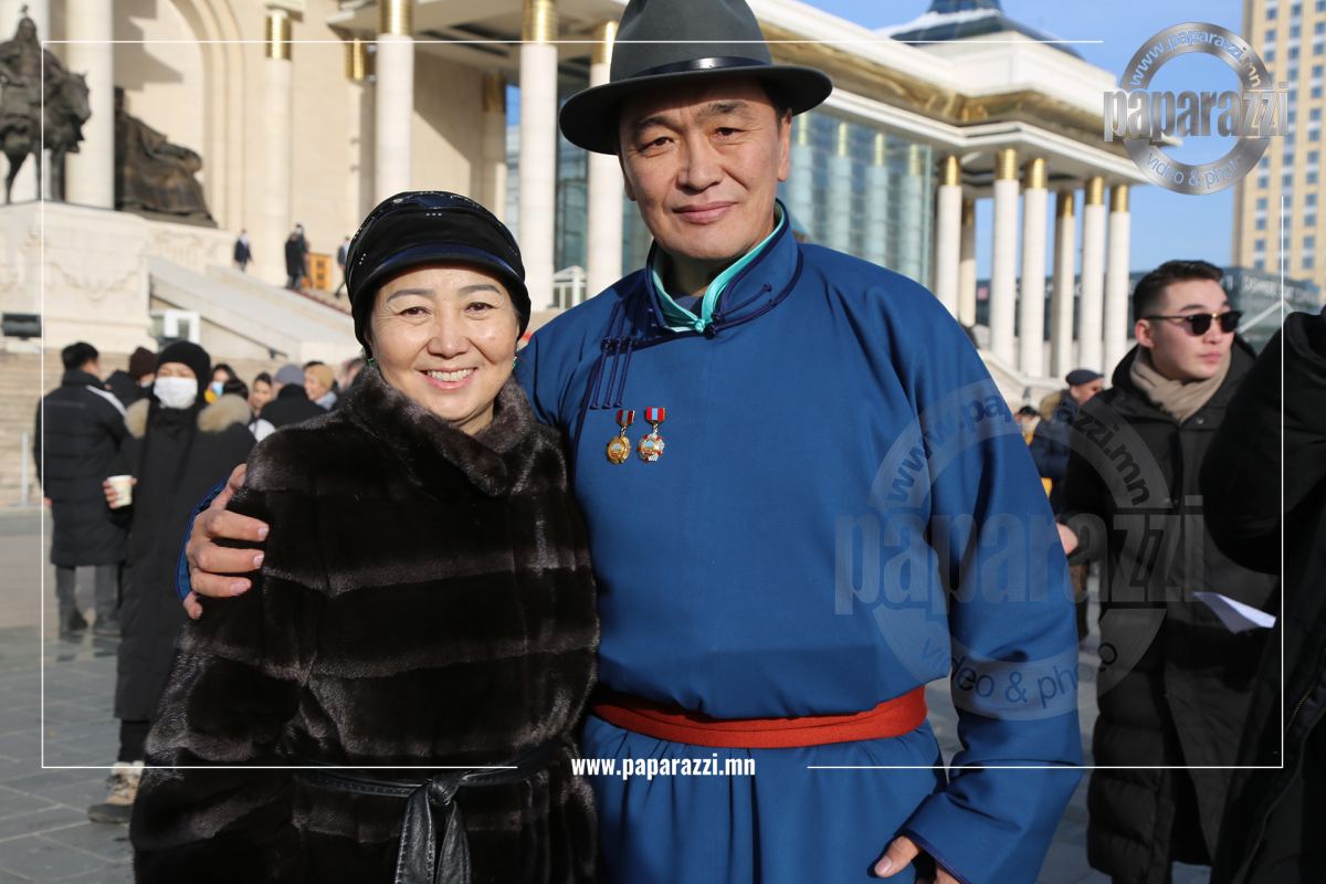 Photo Paparazzi ••• Ардын жүжигчин Б.Жаргалсайхан: Та бүхний биднийг үнэлсэн энэ үнэлгээг төр маань дээдэлж, Ерөнхийлөгч маань энэ цол тэмдгийг өглөө,Баярлалаа
