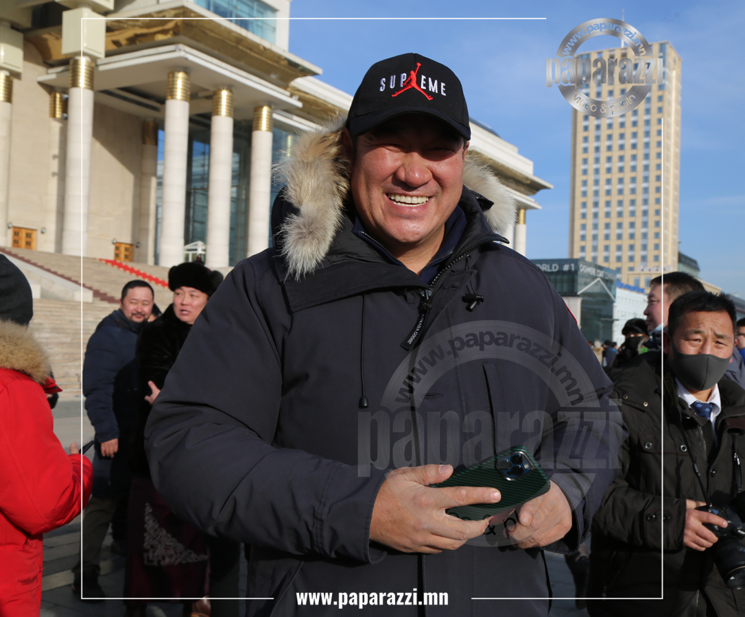 Photo Paparazzi •••Хойшид эмэгтэйчүүд, хөдөөнийхнийг битгий шоолж дооглож байгаарай