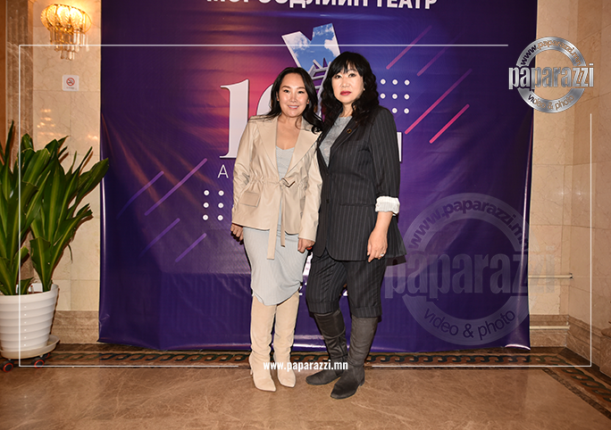Photo Paparazzi ••• ​“Мөрөөдлийн театр” 10 жилийн ойгоо нижгэр тэмдэглэсэн байна