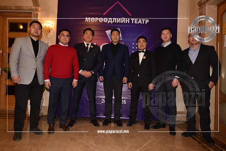 Photo Paparazzi ••• ​“Мөрөөдлийн театр” 10 жилийн ойгоо нижгэр тэмдэглэсэн байна
