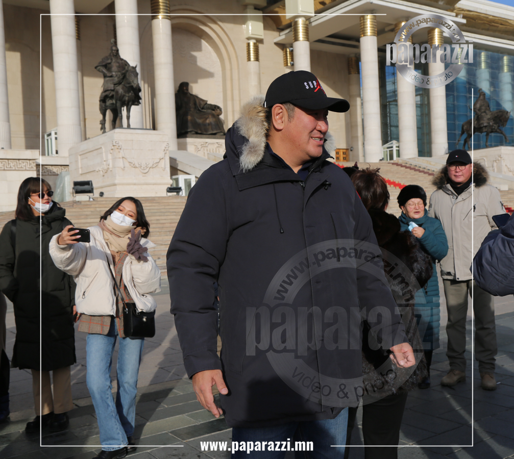 Photo Paparazzi •••Хойшид эмэгтэйчүүд, хөдөөнийхнийг битгий шоолж дооглож байгаарай