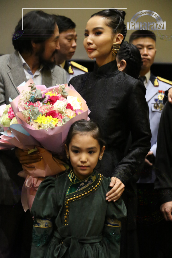 Photo Paparazzi •••“UBS” телевизийн эзэн Л.Балхжавын бага бэр​ 