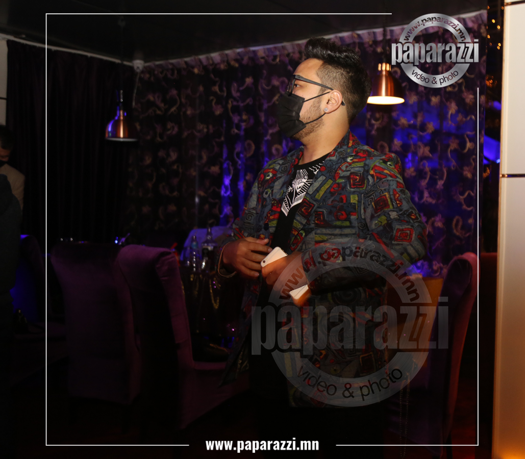 Photo Paparazzi ••• Рок попын томчуудын урын санг баяжуулдаг нэгэн бол НАКИ