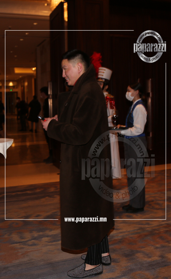 Photo Paparazzi ••• Жүжигчин Д.Ганцэцэгийн экс амраг ганцаараа...