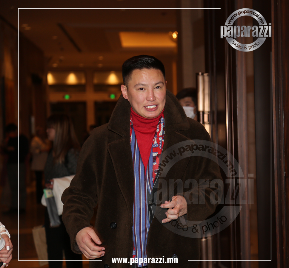 Photo Paparazzi ••• Жүжигчин Д.Ганцэцэгийн экс амраг ганцаараа...