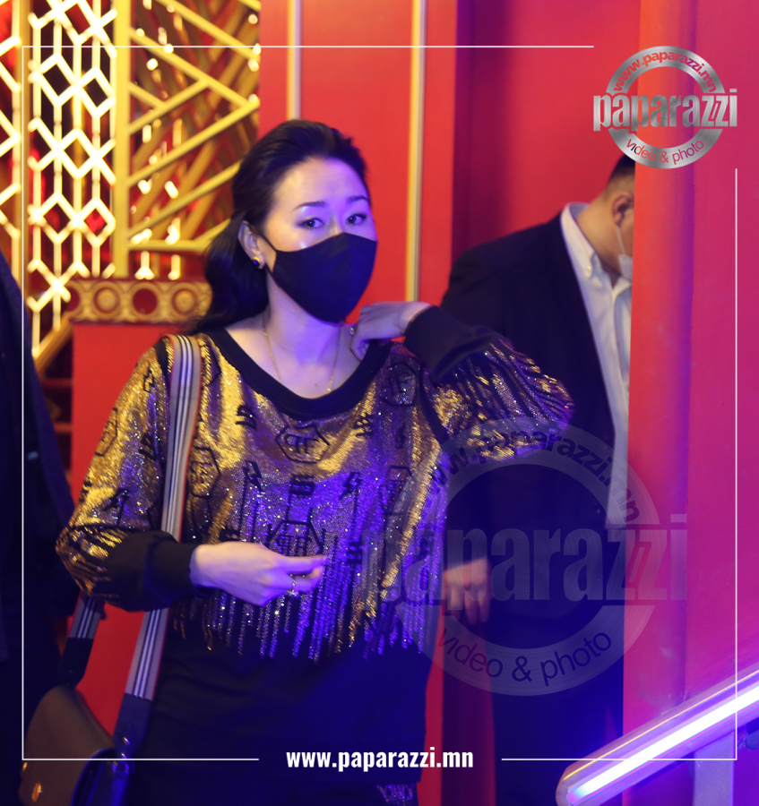 Photo Paparazzi ••• Холливудын бэр  Б.Эрдэнэтуяа монголдоо бүүр үлдсэн үү...