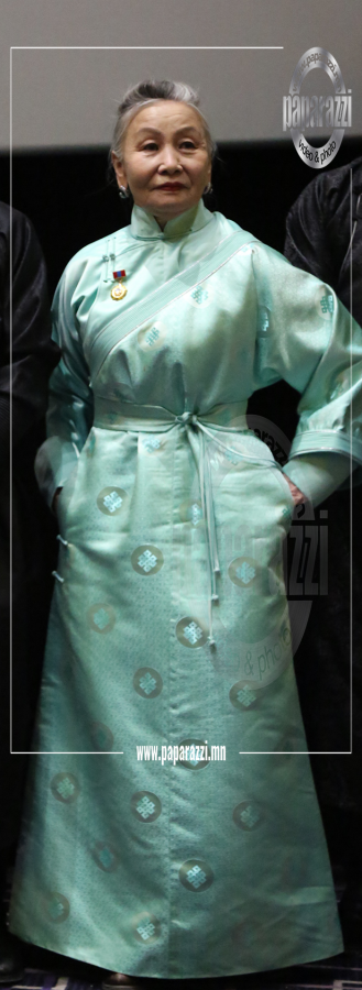 Photo paparazzi •••МУГЖ А.Цэгмэд анх удаа киноны гол дүрд тоглосон нь 