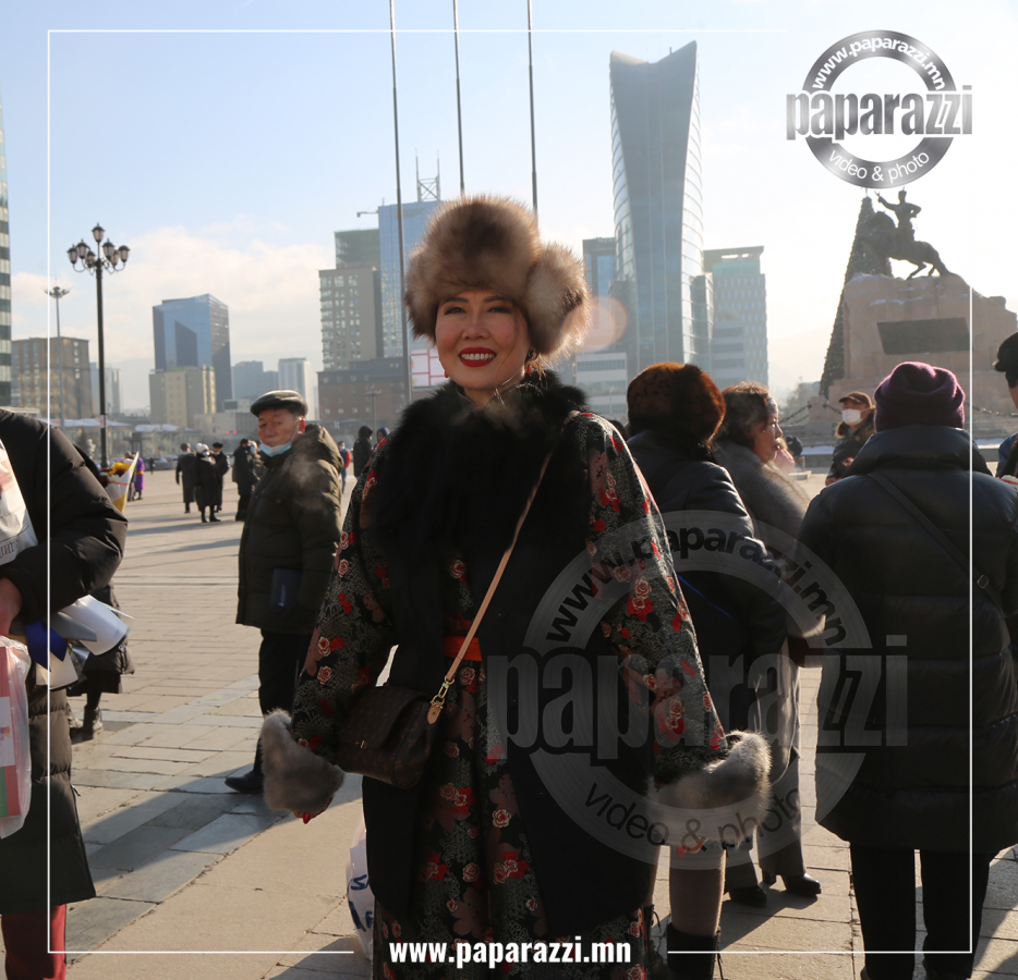 Photo Paparazzi ••• ​“Болор цом-39” наадмын цомын эзэн Яруу найрагч Б.Болорцэрэн манай дуранд...