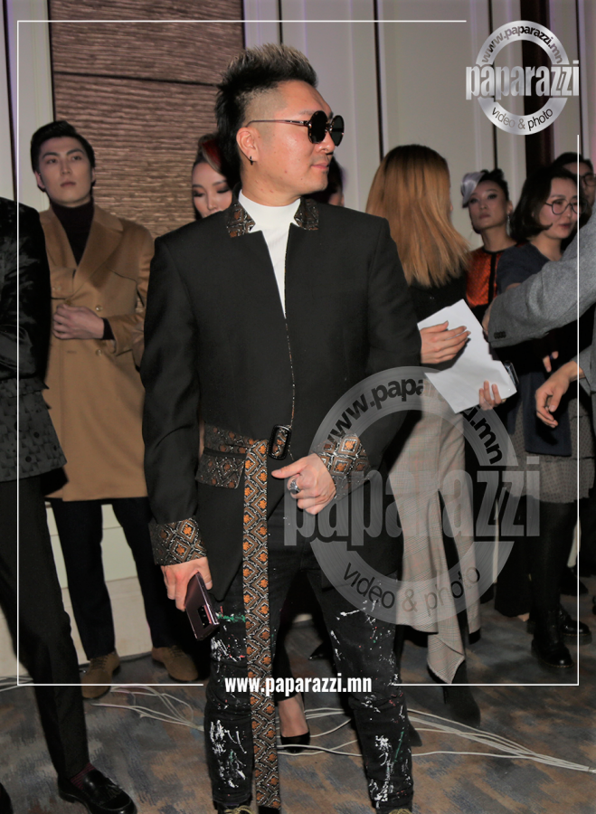 Photo Paparazzi ••• Дуучин Заяагийн шинэ нэр 