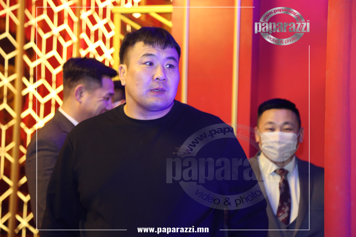 Photo Paparazzi •••  Улс төрд орохгүй гэдгээ албан ёсоор мэдэгдсэн ганц бөх