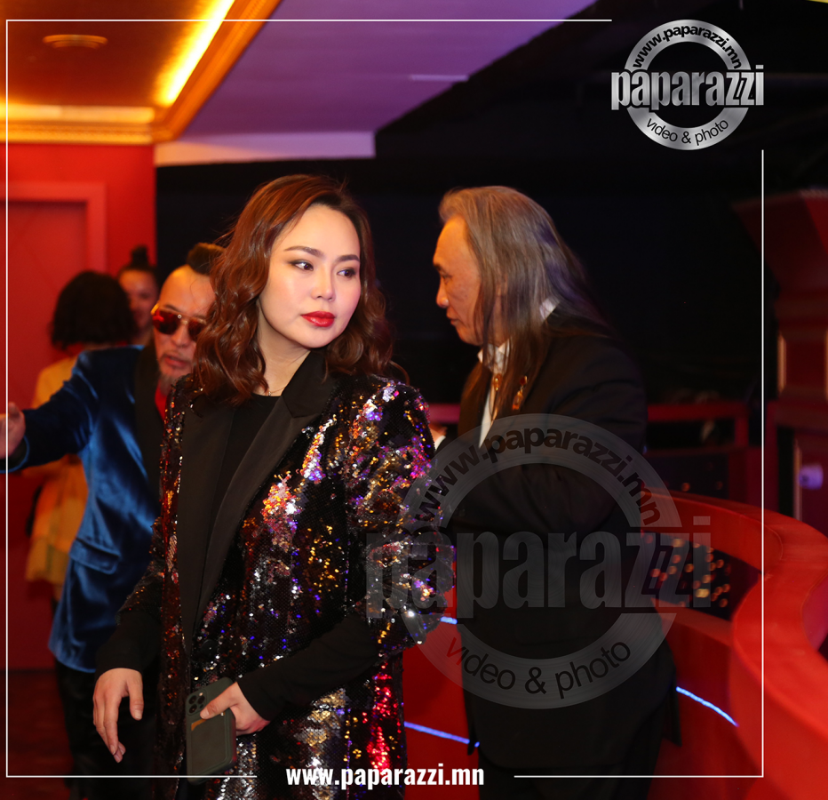 Photo Paparazzi •••Дуучин Түмэн-Өлзий 