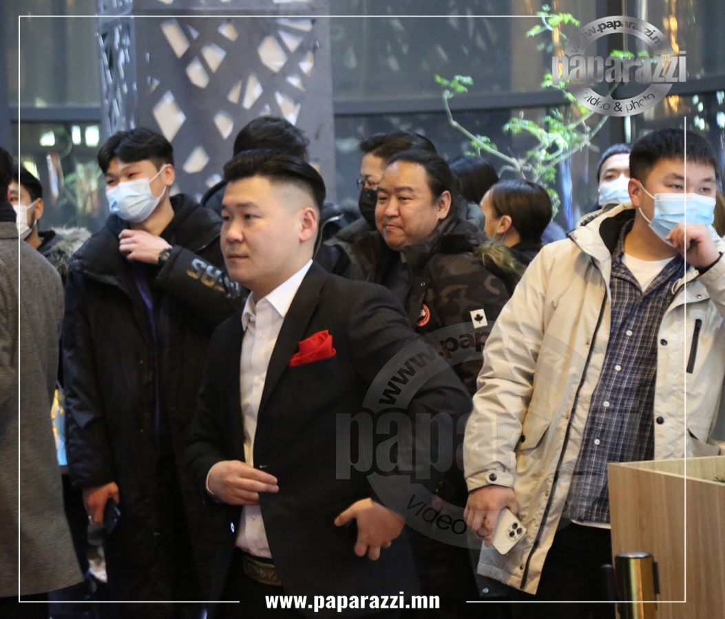 Photo Paparazzi ••• Арван жилийн ангийн багш нь хөөргөөд жүжигчин болсон Жанчив