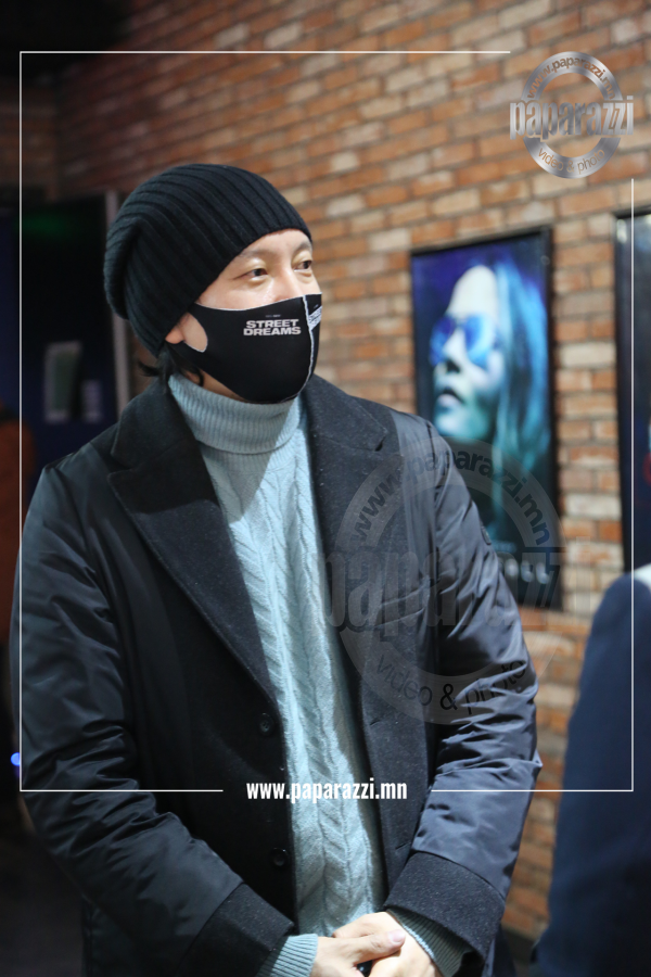 Photo Paparazzi •••  40 нас гарсан жүжигчин Бараа...