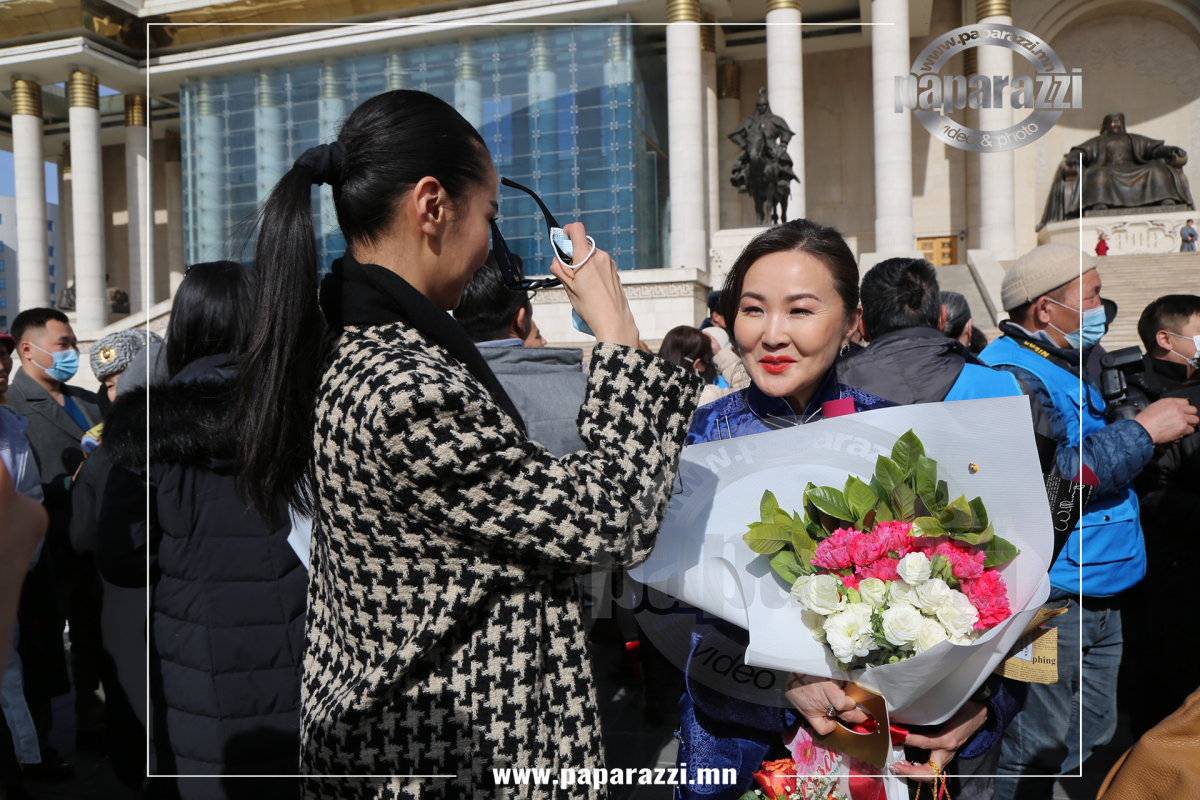 Photo Paparazzi ••• Зохиолч, продюсер Б.ШҮҮДЭРЦЭЦЭГТ Монгол Улсын Соёлын гавьяат зүтгэлтэн цол хүртээлээ