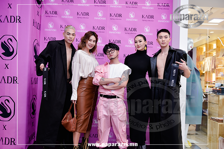 Photo Paparazzi •••  КАДР & Swarovski  хамтран шинэ 